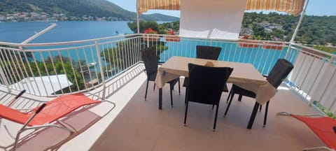 View (from property/room), Balcony/Terrace, Mountain view, Sea view