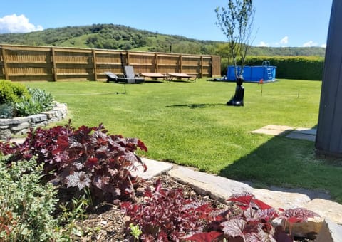 Natural landscape, Garden, Garden view, sunbed