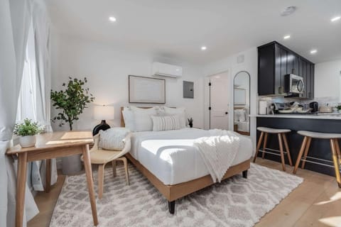 Brand New Apt w Parking Blocks from Downtown- A House in Sunnyvale