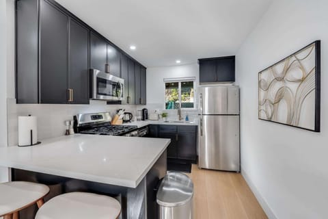 Brand New Apt w Parking Blocks from Downtown- A House in Sunnyvale