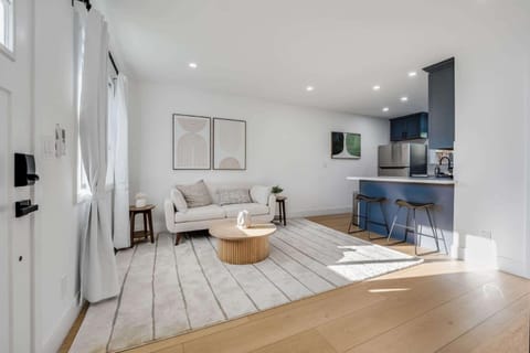 Brand New Apt w Parking Blocks from Downtown- C House in Sunnyvale