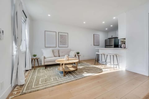 Brand New Apt w Parking Blocks from Downtown- E House in Sunnyvale