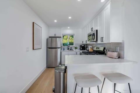 Brand New Apt w Parking Blocks from Downtown- E House in Sunnyvale