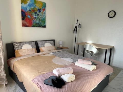 Grand T1 confortable - Calme et Proche de Paris Apartment in Paris