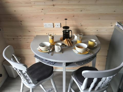 Ballyhemlin Pods - Haw thorn Apartment in Northern Ireland