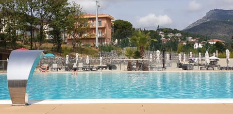 Mountain view, Pool view, Swimming pool, sunbed