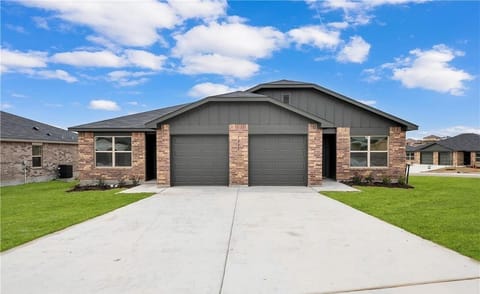 3 bed 2 bath - Modern Furnished B Side Corporate Stays Home Away - mins from Austin Apartment in Rio Grande