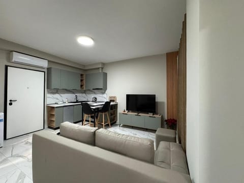 TV and multimedia, Kitchen or kitchenette, Living room