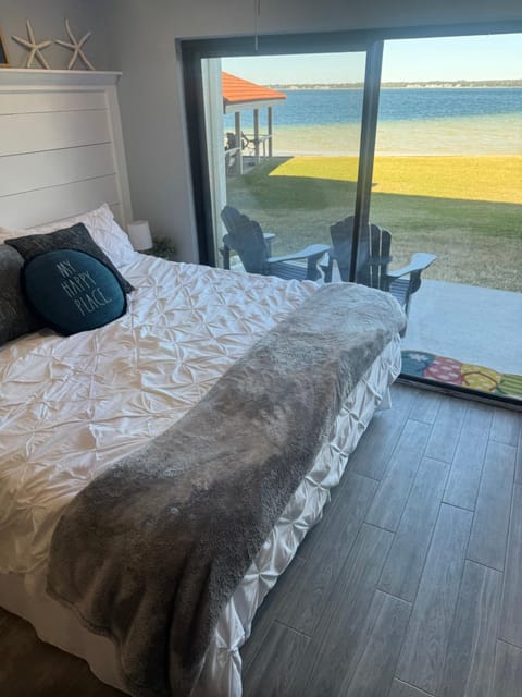 Bed, Natural landscape, View (from property/room), Beach, Bedroom