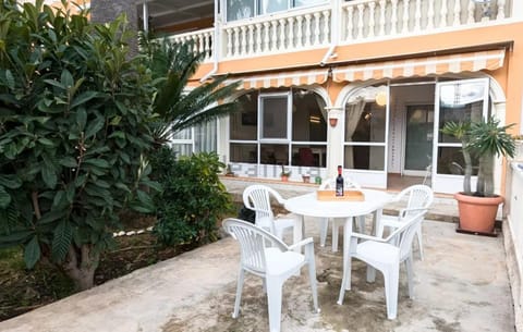 Property building, Garden, Garden, Balcony/Terrace, Garden view, Garden view