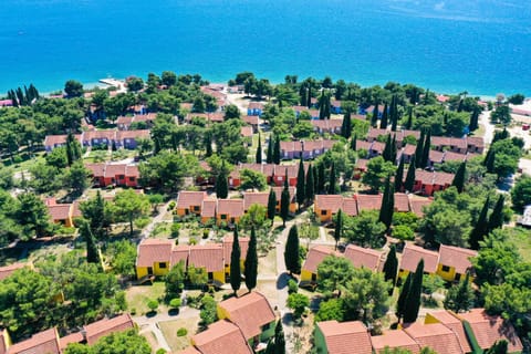 Property building, Day, Natural landscape, Sea view, Location