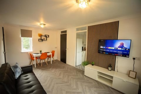 Centrally Located Apt with Parking Apartment in Walsall