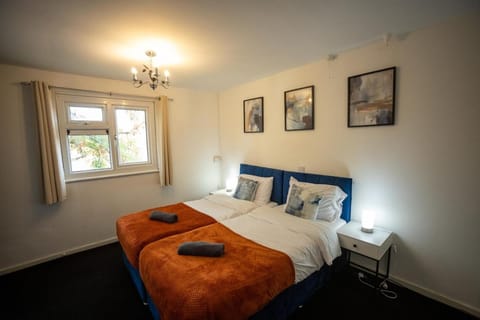 Centrally Located Apt with Parking Apartment in Walsall