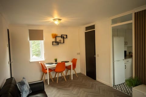 Centrally Located Apt with Parking Apartment in Walsall