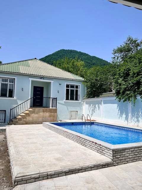 Property building, Day, Mountain view, Pool view, Swimming pool