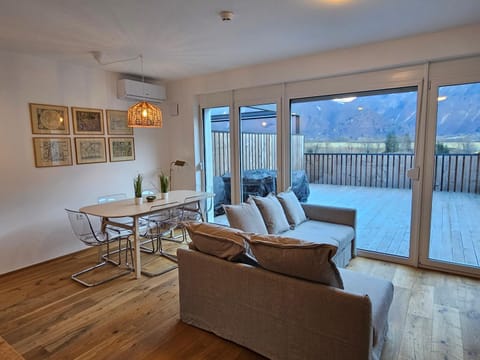 View (from property/room), Balcony/Terrace, Living room, Seating area, Dining area, Mountain view
