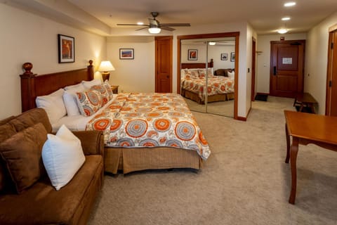 1307B - King Standard Eagle Springs West Hotel Room Hotel in Wasatch County