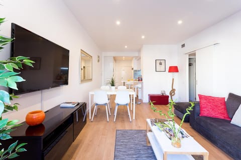 TV and multimedia, Kitchen or kitchenette, Living room, Dining area