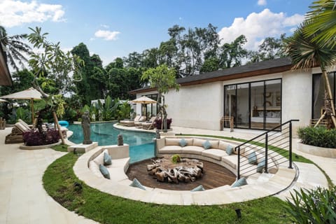 Property building, Natural landscape, View (from property/room), Seating area, Pool view, Swimming pool, sunbed