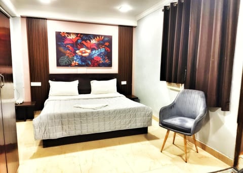 Bed, Seating area, Bedroom, wardrobe