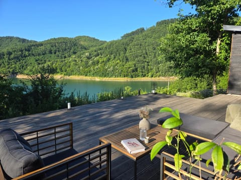 Balcony/Terrace, Lake view
