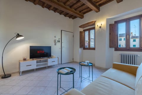 Communal lounge/ TV room, Day, TV and multimedia, Living room