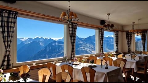 Gotschnagrat Bergrestaurant- Best Panoramic View Hostel in Davos