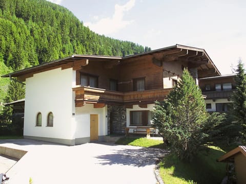 Ferienhaus Sahra House in Tyrol