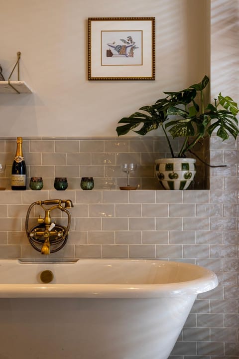 Bathroom, Bath