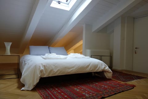 Bed, Photo of the whole room