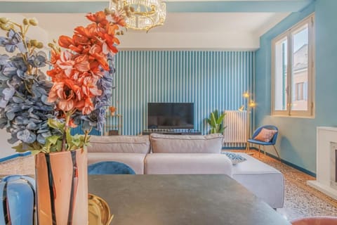 Living room, Seating area, Bedroom