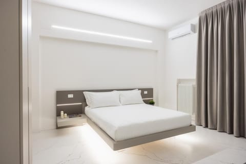 Bed, Photo of the whole room, Bedroom, air conditioner