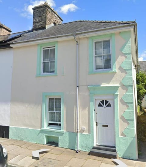 The House of Gnarrr House in Wales