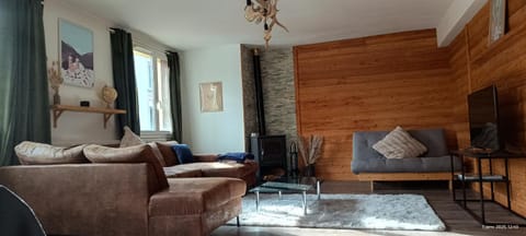 TV and multimedia, Living room, fireplace