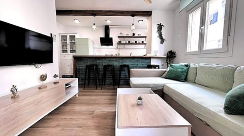 TV and multimedia, Kitchen or kitchenette, Living room, Seating area, Dining area, heating, internet, air conditioner