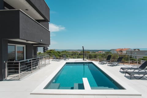 Patio, Day, View (from property/room), Balcony/Terrace, Pool view, Swimming pool, sunbed