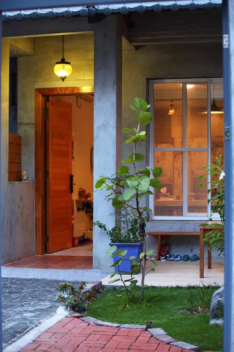 Facade/entrance