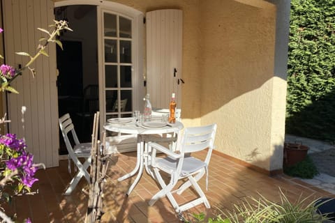 Spacious house with garden House in Sanary-sur-Mer