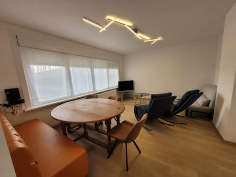 TV and multimedia, Seating area