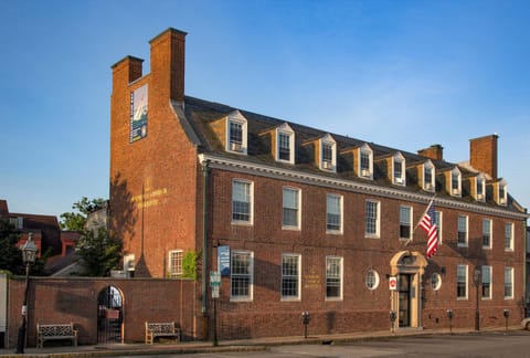 Crow's Nest Newport Bed and Breakfast in Newport