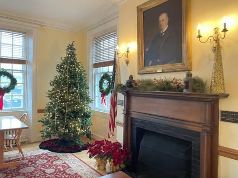 Crow's Nest Newport Bed and Breakfast in Newport