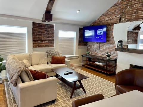 Penhallow Suite Downtown Portsmouth Apartment in Portsmouth