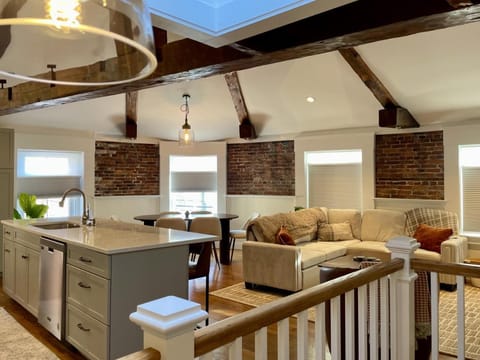 Penhallow Suite Downtown Portsmouth Apartment in Portsmouth