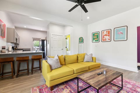 StayAE Downtown - One Bedroom, Ground Floor Apartment in Baton Rouge