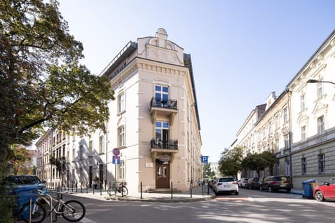 Property building, Neighbourhood, Street view, Location