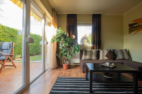 Garden, Balcony/Terrace, Living room, Garden view