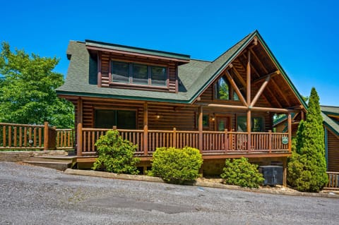 Mountain Paws #526 House in Pigeon Forge