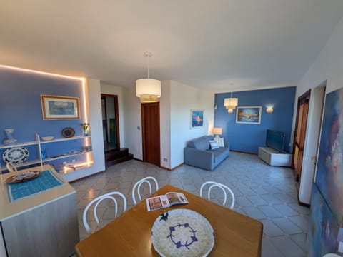 TV and multimedia, Living room, Dining area