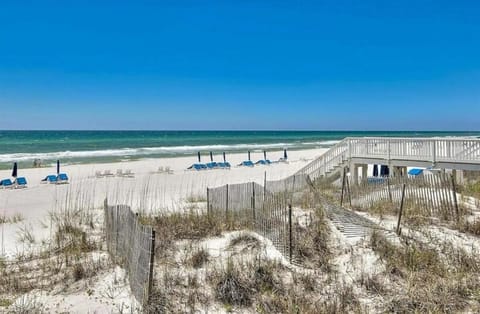 213 Sandyshore Shore To Please 6 BR 6BA steps from the beach House in Carillon Beach