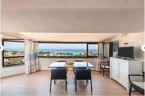 Communal lounge/ TV room, Dining area